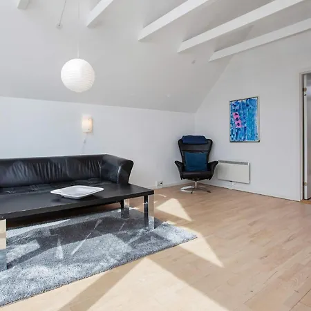 6 Person In Vaeggerlose-by Traum