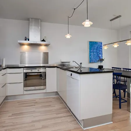 6 Person In Vaeggerlose-by Traum